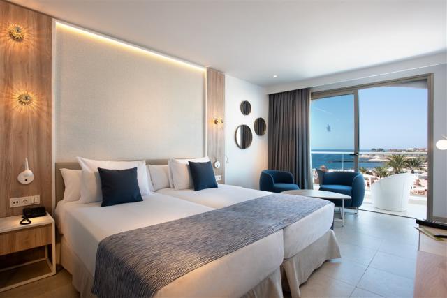 13b.StdDoubleSeaView.jpg