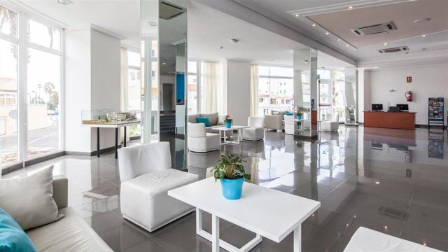 Lobby_Hotel-BLUESEA_Lagos_Cesar.jpg