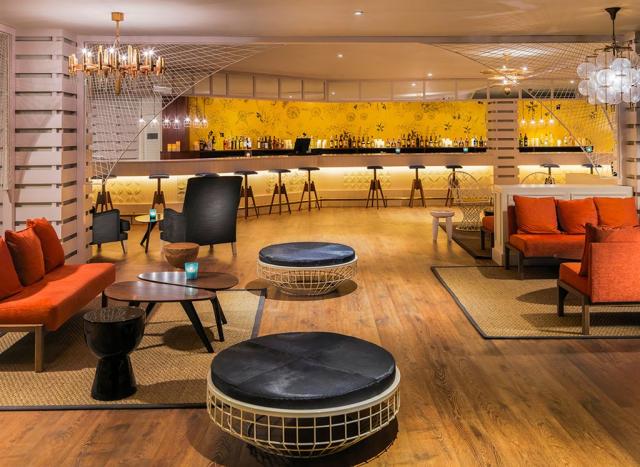 Lobby bar1.jpg