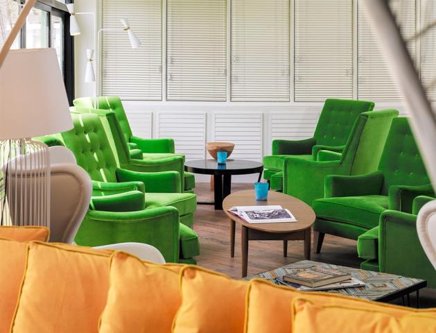 Lobby bar3.jpg