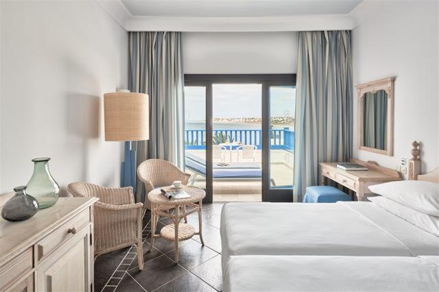 Seaside_Jameos_C_Deluxe_Room_3032-1084_comp.jpg