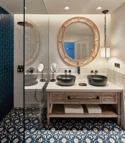 Seaside_Jameos_Junior_Suite_BathRoom_3078-1112.jpg