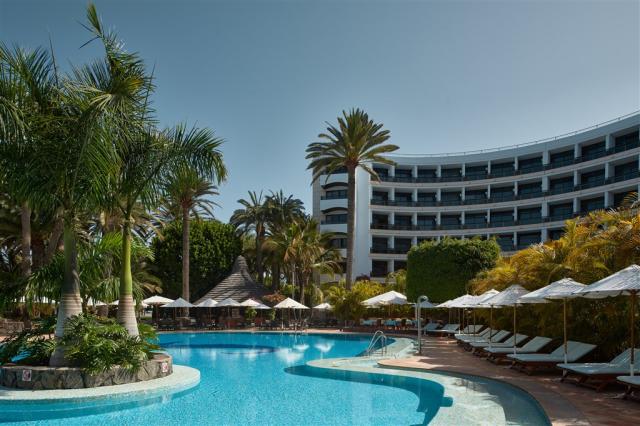 Seaside_Palm_Beach_Main_Pool-postcard-0795.jpg