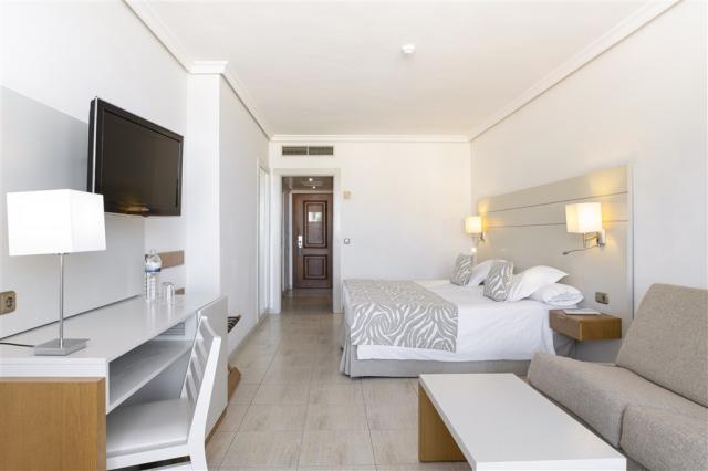 Standard Room (II).JPG