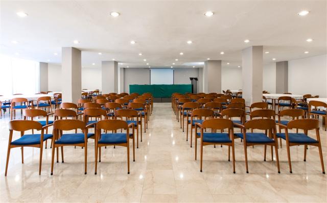 TFS - CATALONIA PUNTA DEL REY - SALA DE REUNIONES (1).jpg