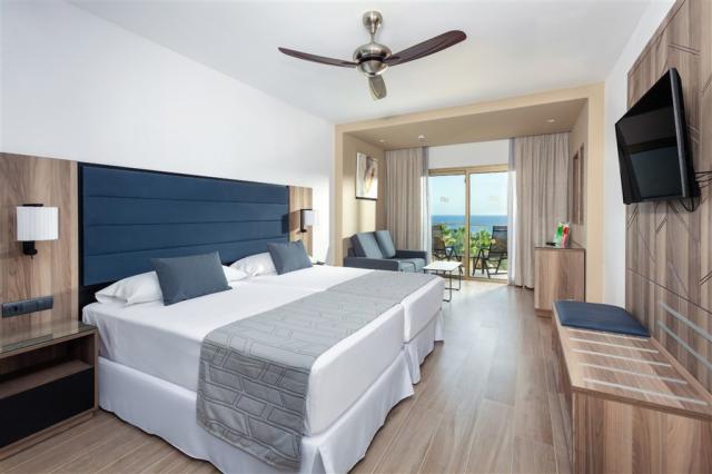 XOA_18_039 - Double room sea view.jpg