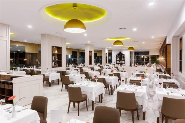 XOA_18_026 - Main restaurant.jpg