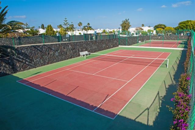 OLE_OOL_IB_SPORTS_TENNIS_D1403_001.jpg