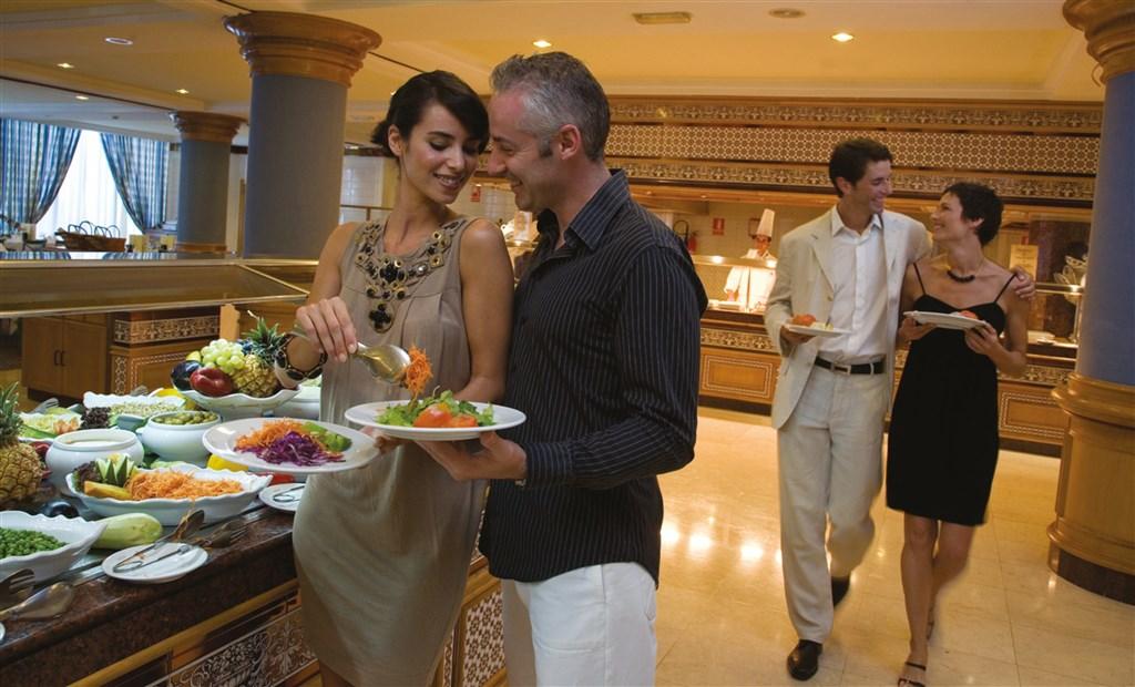 XTI_07_067 - Main restaurant.jpg