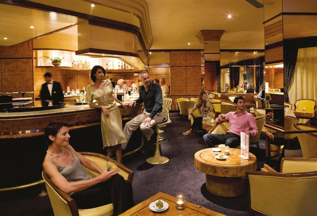 XTI_07_091 - Lounge bar.jpg
