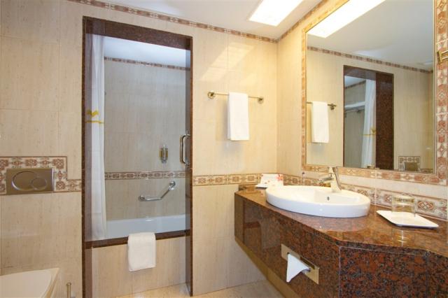 XTI_13_101 - Bath room, Single room.jpg