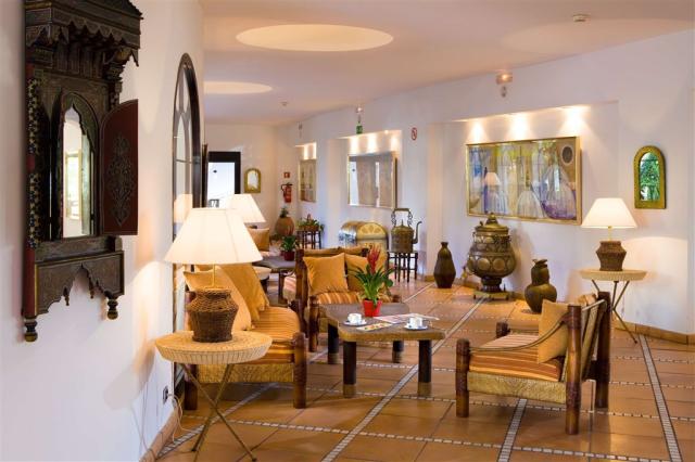 SB_HOTEL_LOBBY_03.jpg