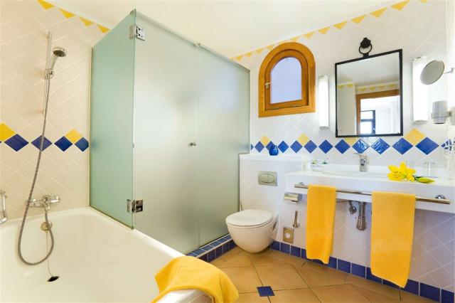 SB_ROOM_JUNIOR_SUITE_04.jpg