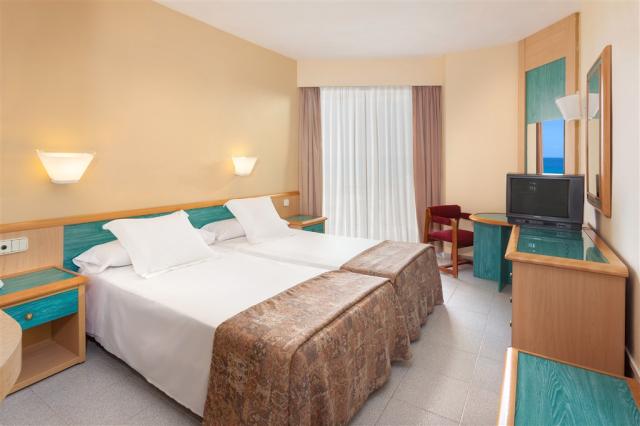 09SolTenerife-StdRoom.jpg
