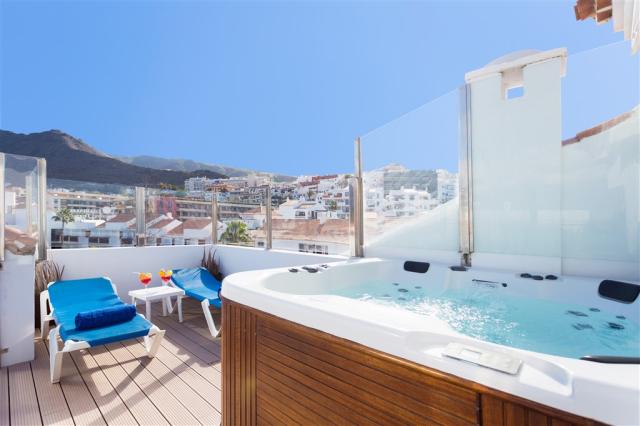 globales-tamaimo-tropical-terraza-jacuzzi-2.jpg