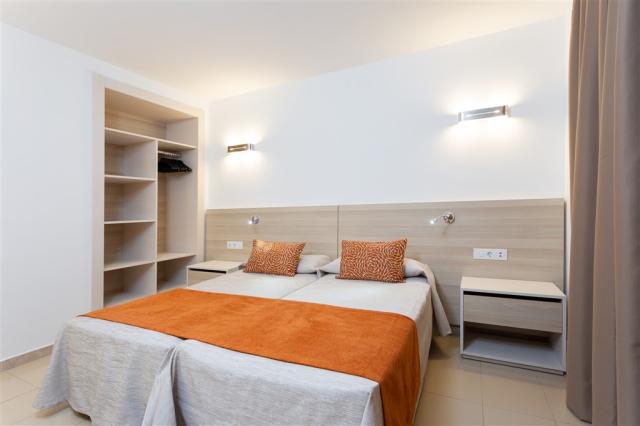 1 & 2 bed room (2).jpg