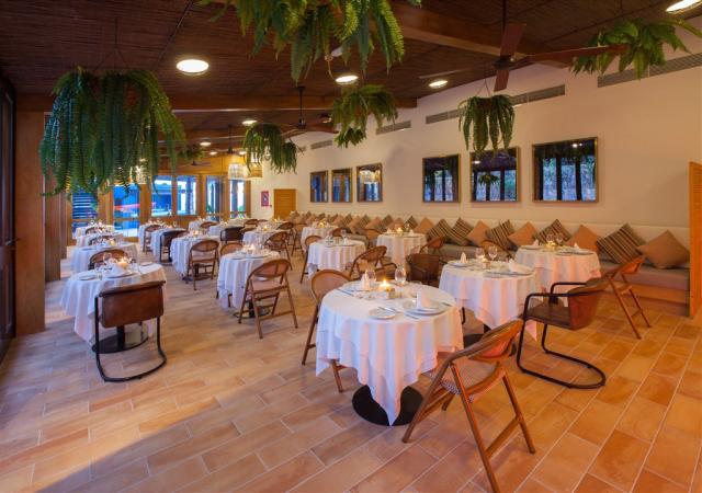 Restaurante a la carta Mediterraneum (8).jpg