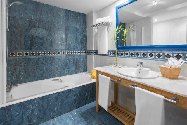 3 Bath Room.jpeg