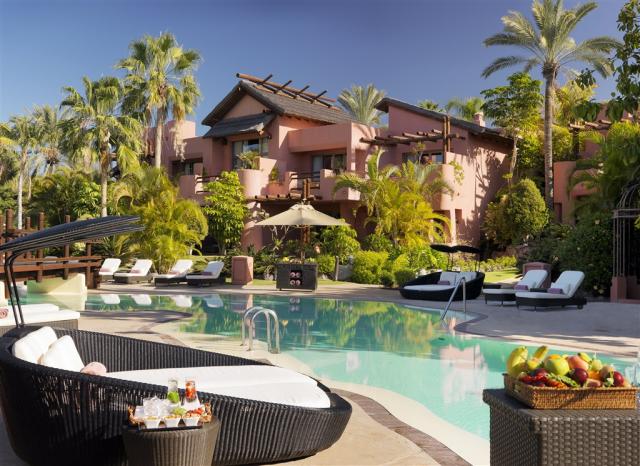 Tagor Villas swimming pool-Vertical.jpg