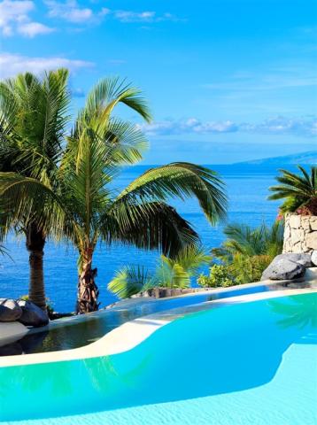El Mirador Swimming pool 2 -_Infinity edge.jpg