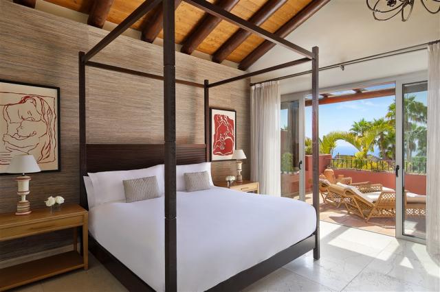 One Bedroom Suite - Villas - Bedroom OV.jpg
