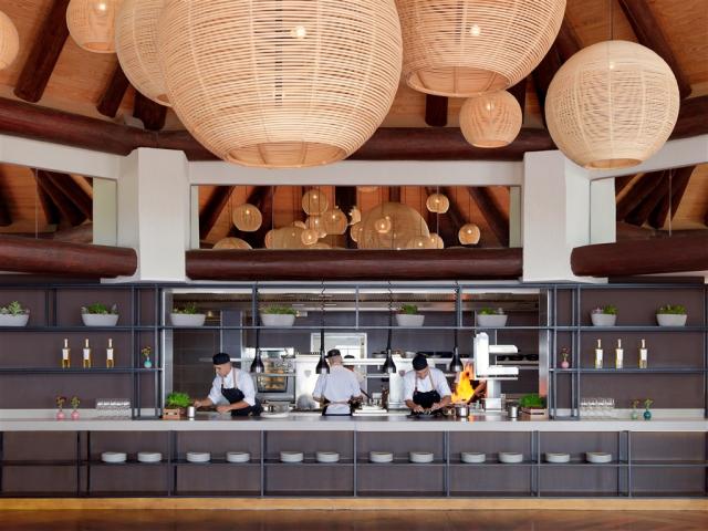 Show cooking El Mirador Restaurant.jpg