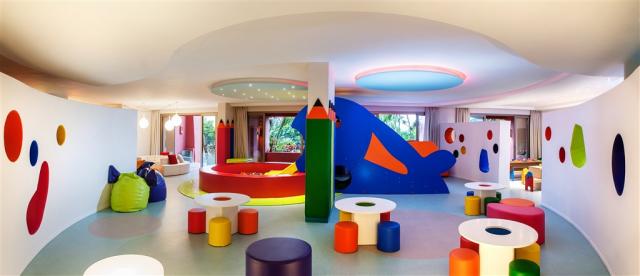 Ritz Kids panoramic I1.jpg