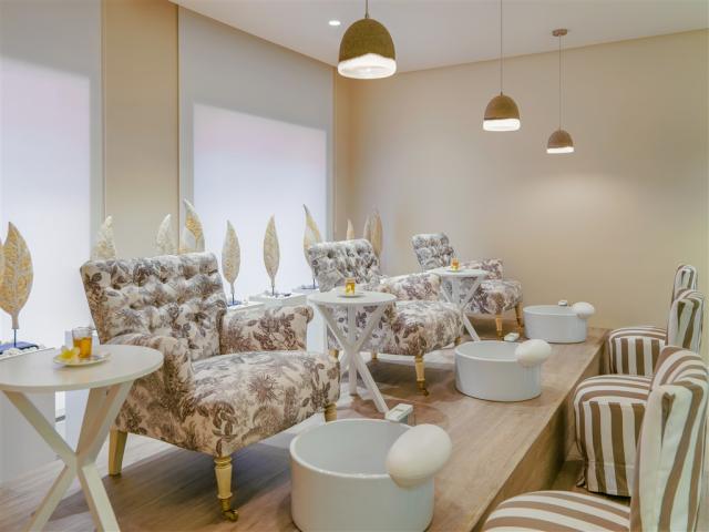 Pedicure room.jpg