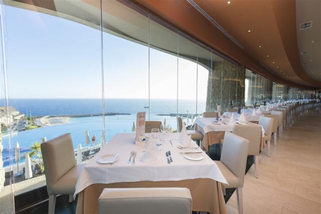 16. Gloria Palace Royal - Restaurante Principal.jpg