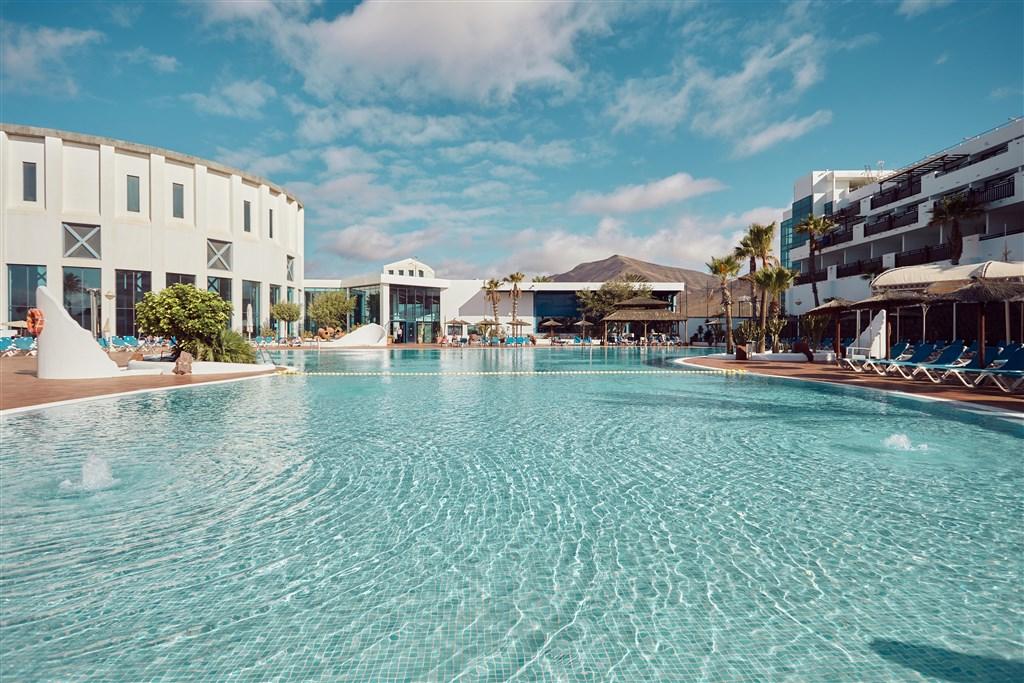 Sandos Papagayo Beach Resort