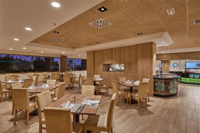 Sandos Papagayo Restaurant Fusion.jpg