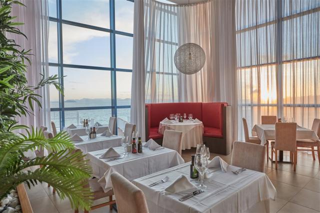 Sandos Papagayo Royal Elite Restaurant.jpg
