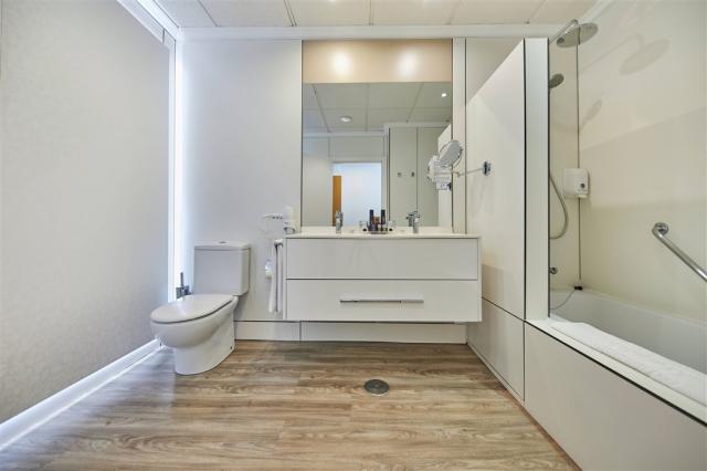 Sandos Papagayo  Superior R Bathroom.jpg