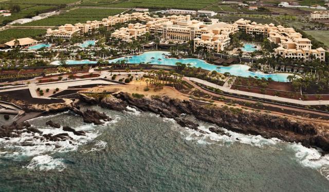 00bGranMeliaPalacioDeIsora-MainSeaSideAerial.jpg