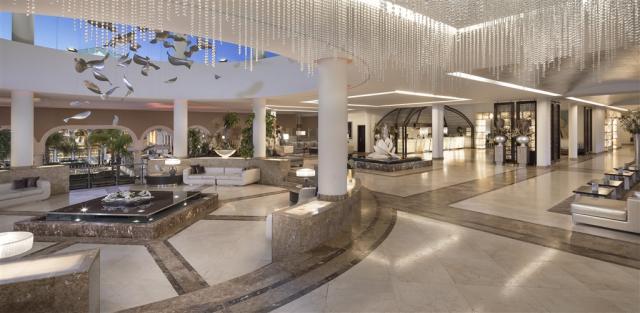 03bGranMeliaPalacioDeIsora-EntranceLobbyGoldChart.jpg