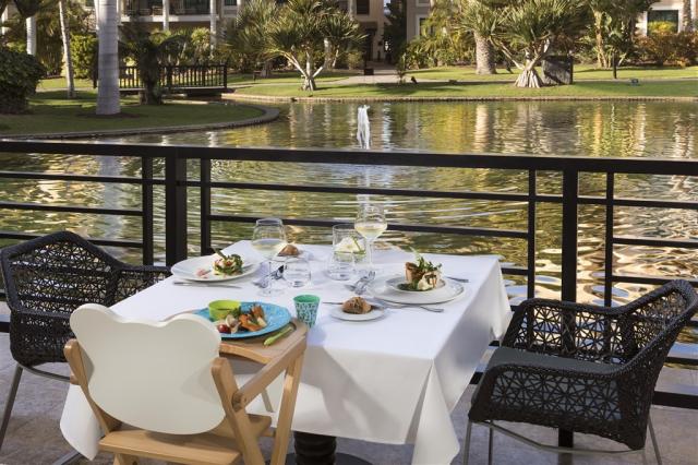 25GranMeliaPalacioDeIsora-FamilyDiningExperience.jpg
