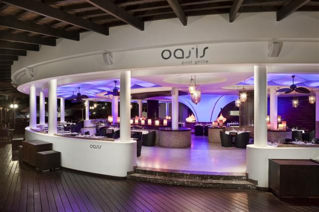 37aGranMeliaPalacioDeIsora-OasisPoolGrille.jpg