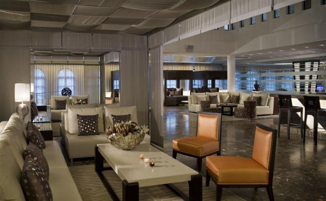 38GranMeliaPalacioDeIsora-LotusBar.jpg