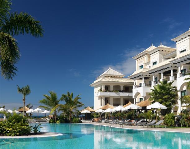 10bGranMeliaPalacioDeIsora-SwimmingPool2.jpg