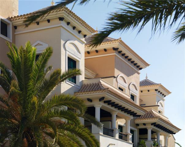 10cGranMeliaPalacioDeIsora-DetailBuilding2.jpg