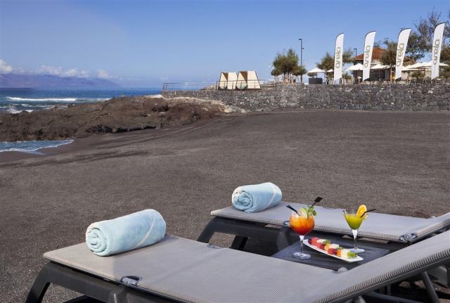 65GranMeliaPalacioDeIsora-BeachService2.jpg