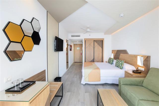 BVI_20_059 - Double room.jpg