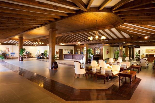 Hotel-Isabel-Reception1.jpg