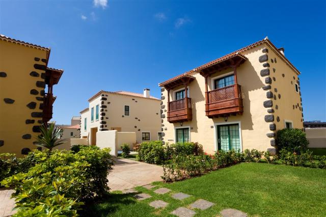 Hotel-Isabel-1-or-2-Bedroom-Villa-7-11.jpg