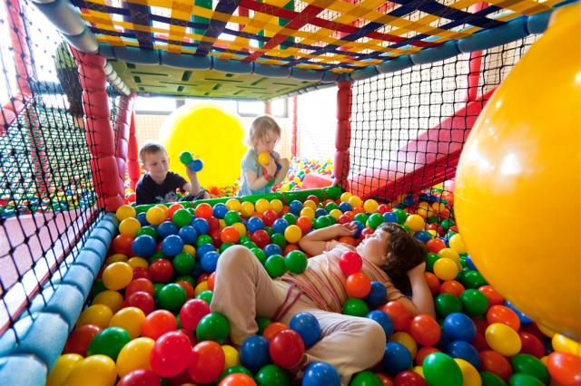 Hotel-Isabel-Entertainment-81.jpg