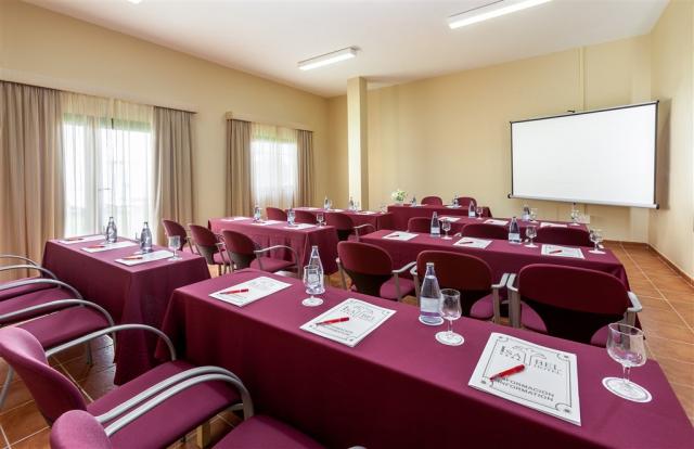 Hotel-Isabel-Meeting-room-31.jpg