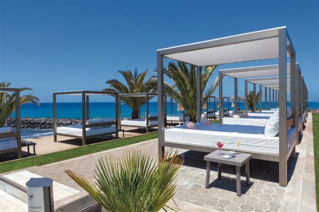 XTF_15_009 - Bali beds, exclusive to suite guests.jpg