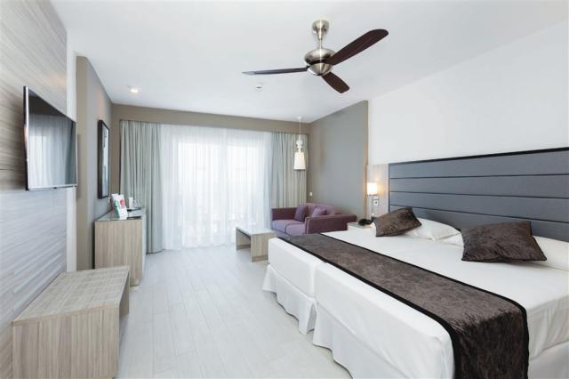 XTF_15_025 - Double room.jpg