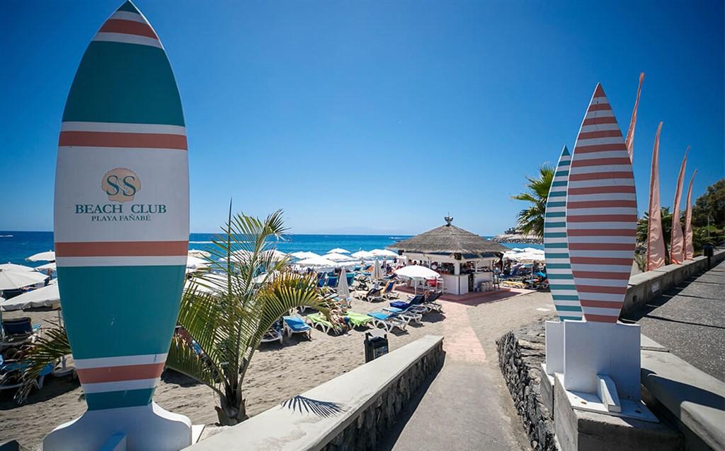1570111777fanabebeach02beachclubs11.jpg