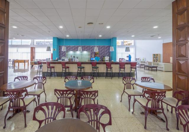 Salon Bar 2.jpg